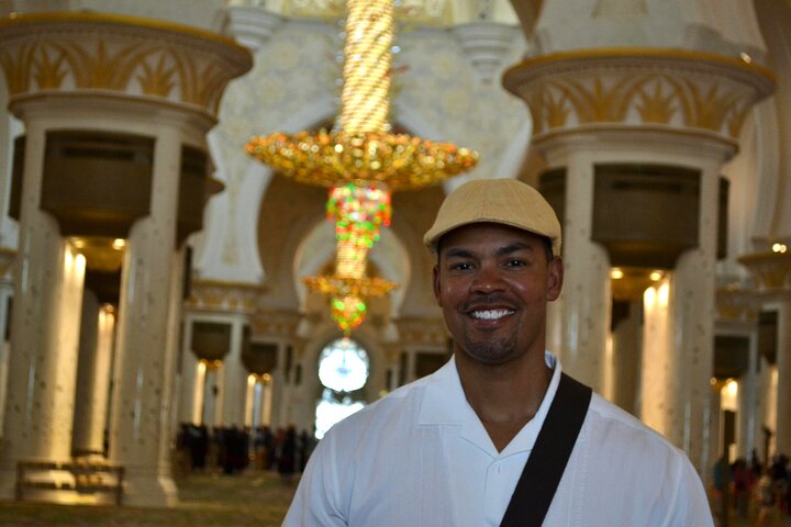 Private Abu Dhabi City Tour with Louvre Abu Dhabi Combo