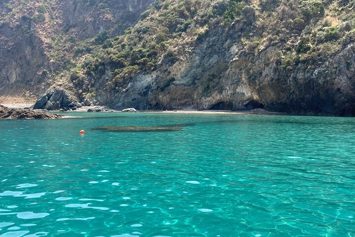 Boat tour island of Ponza
