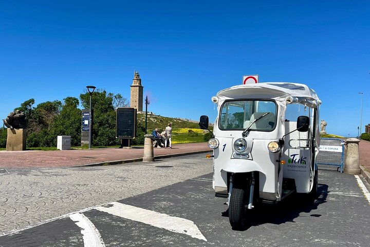 Discover Coruña 1 hour Private Tour in Tuk tuk