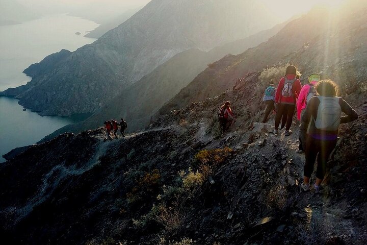 Panoramic Trekking to the Black Edge