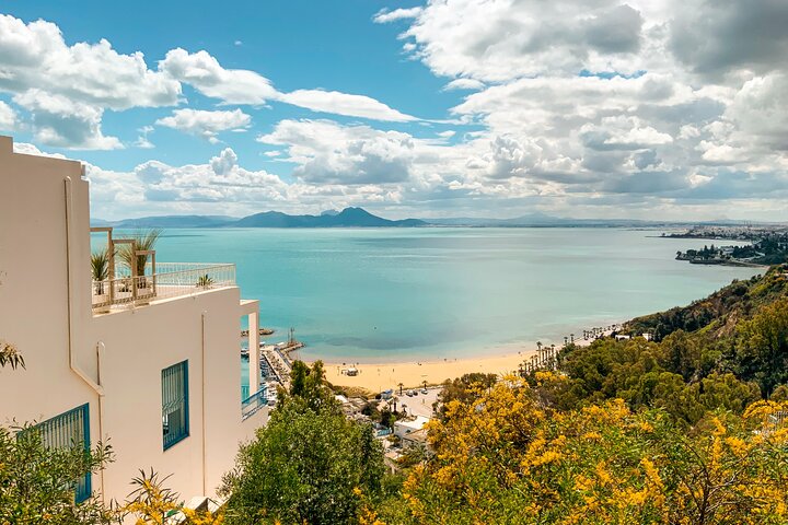 The charm of the capital: Carthage Sidi Bou Saïd and the Medina