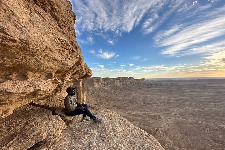 Edge of the World Riyadh Tour with Camel Ride, Bat Cave & Dinner