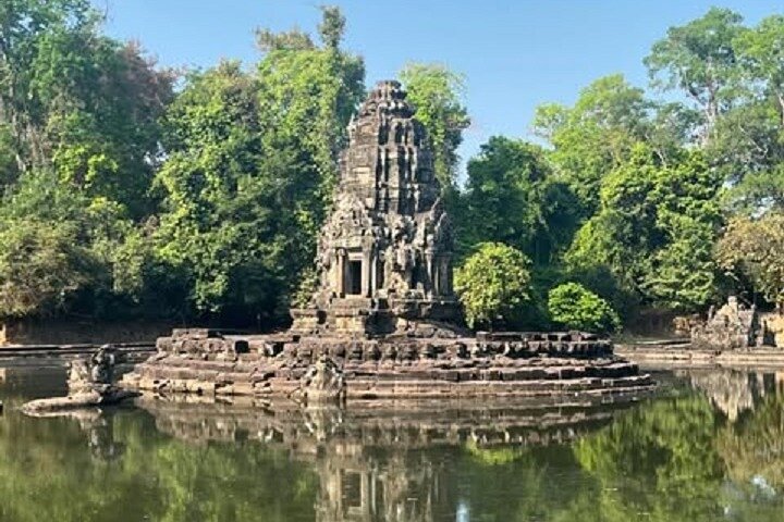 Siem Reap 2-Day Private Angkor Wat Tour with Sunrise