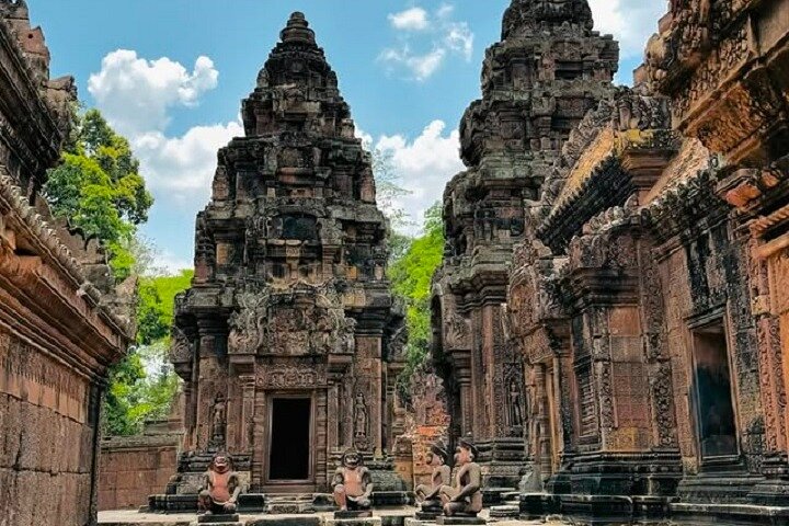 Siem Reap 2-Day Private Angkor Wat Tour with Sunrise