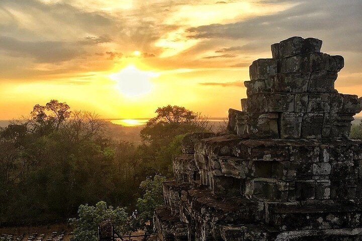 Siem Reap 2-Day Private Angkor Wat Tour with Sunrise