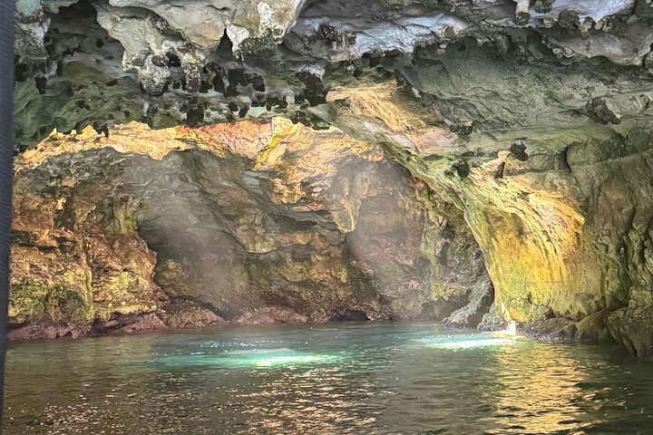 Boat tour from Monopoli to the Polignano caves with aperitif