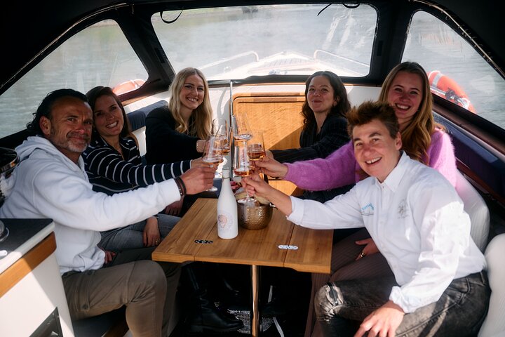 Boat trip Heidelberg Private boat with captain 1.5h to 12 guests
