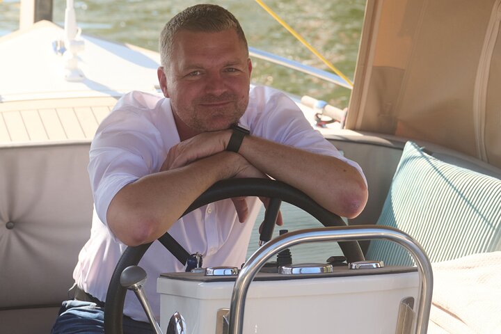 Boat trip Heidelberg Private boat with captain 1.5h to 12 guests