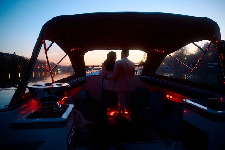 Boat trip Heidelberg Private boat with captain 1.5h to 12 guests