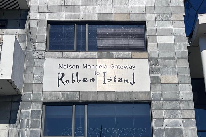 Robben Island Guided Tour with Ferry and Hotel Pickup