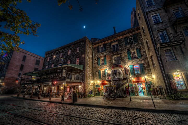 Savannah Haunted Pub Crawl Walking Tour