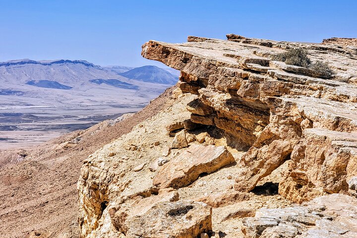 Explore Ramon Crater: 2-Hour Guided Jeep tour from Mitzpe Ramon