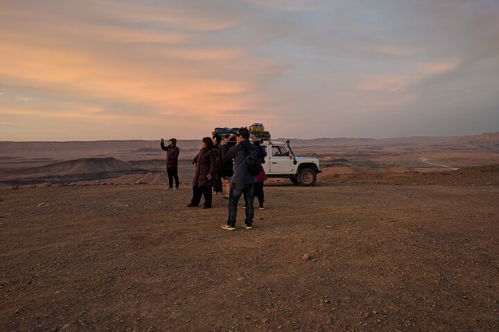 Explore Ramon Crater: 2-Hour Guided Jeep tour from Mitzpe Ramon
