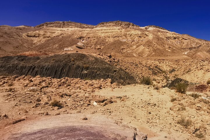 Explore Ramon Crater: 2-Hour Guided Jeep tour from Mitzpe Ramon