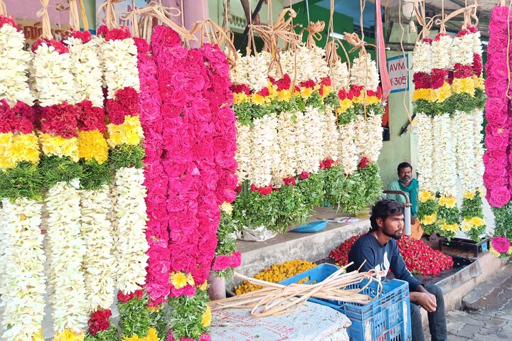 Madurai Walks : City Highlights Temple and Market Tour