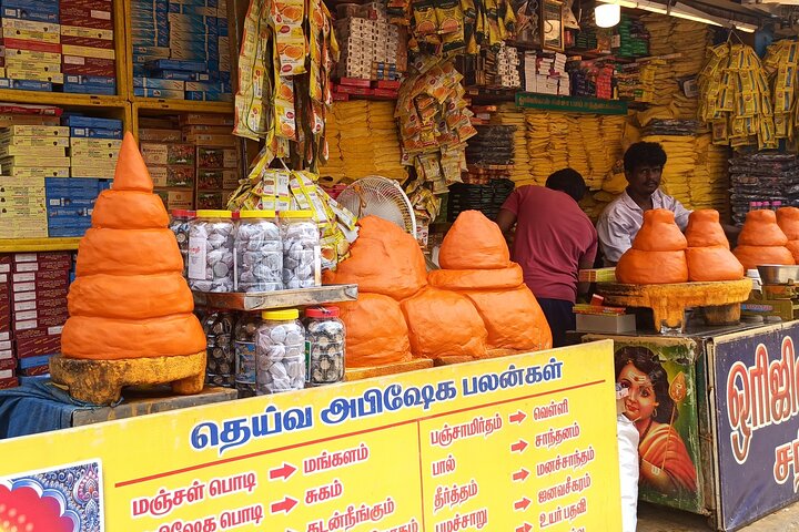 Madurai Walks : City Highlights Temple and Market Tour