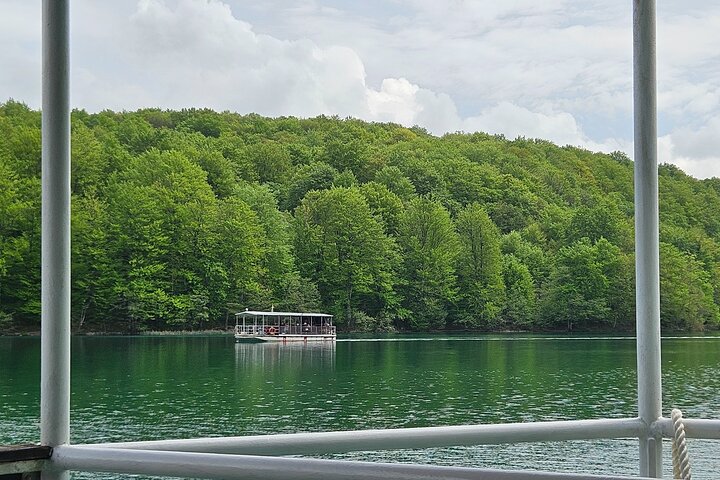 Plitvice Lakes Group Walking Tour with Local Guide