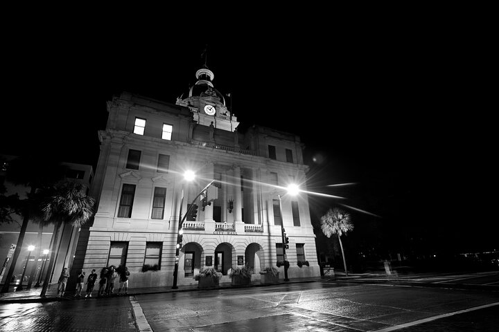Savannah Haunted Pub Crawl Walking Tour