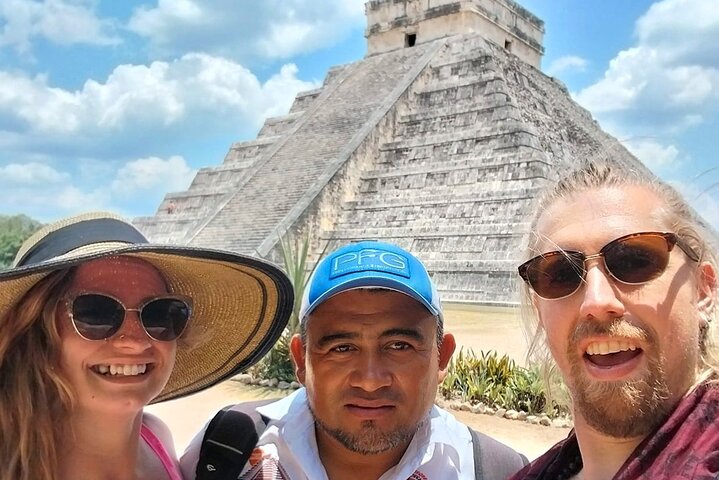 Chichen Itza: Tour with Expert Guide without lines!