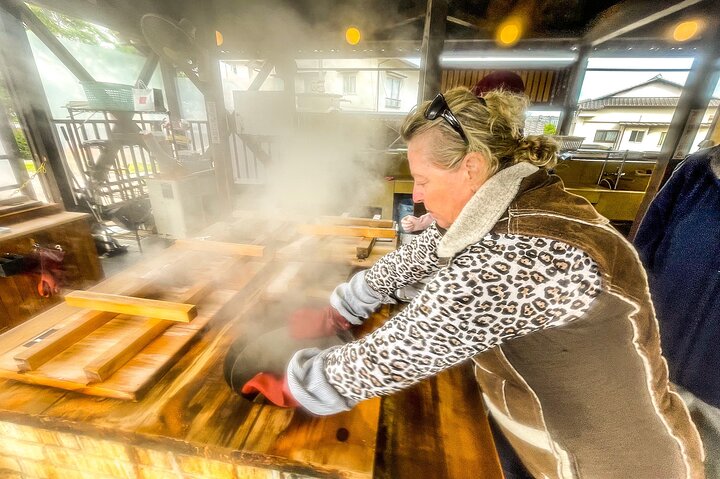 Hot Spring Beppu Onsen with Blue Hell cozy Tour by Car and walk