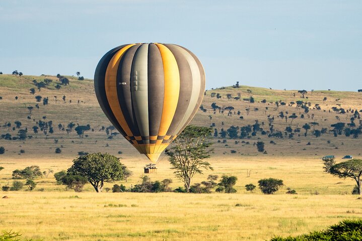 Serengeti Hot Air Balloon Flight with Champagne Breakfast