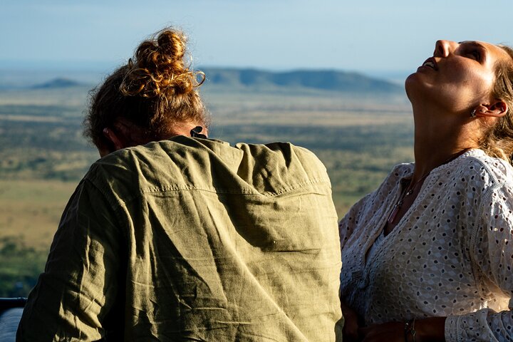Serengeti Hot Air Balloon Flight with Champagne Breakfast
