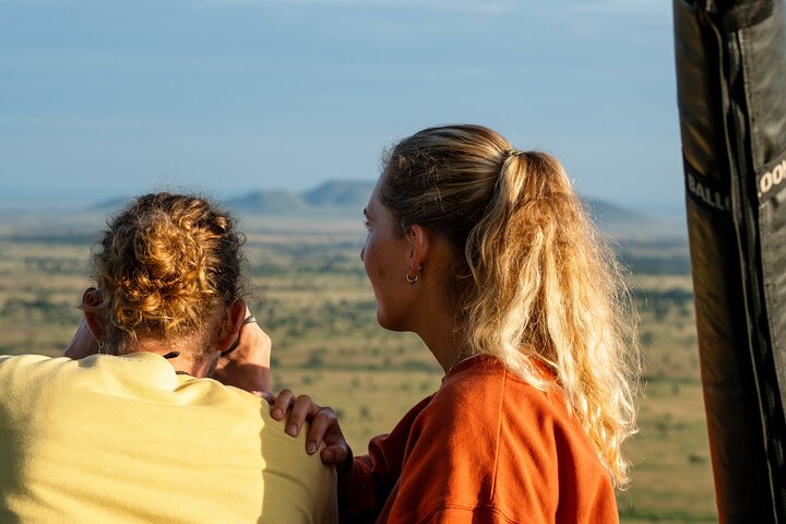Serengeti Hot Air Balloon Flight with Champagne Breakfast