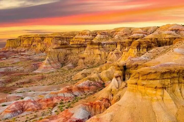 Gobi tour Mongolia with dinosaur fossils