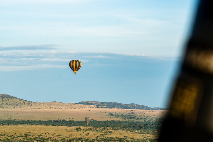 Serengeti Hot Air Balloon Flight with Champagne Breakfast