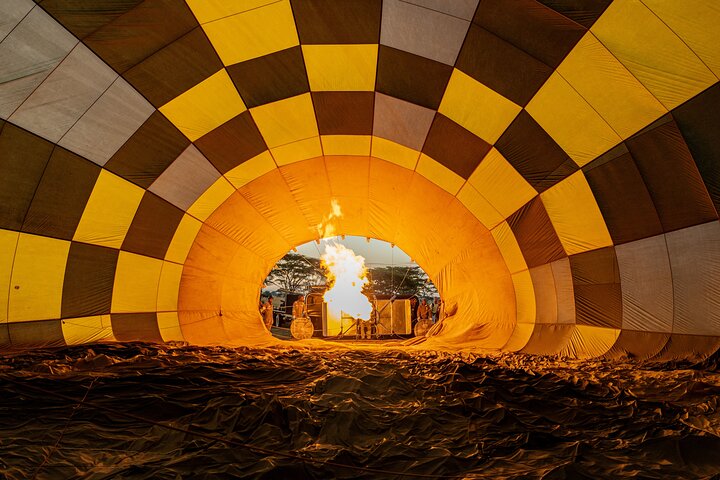 Serengeti Hot Air Balloon Flight with Champagne Breakfast