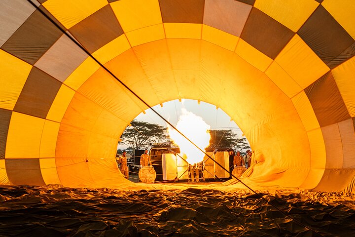 Serengeti Hot Air Balloon Flight with Champagne Breakfast