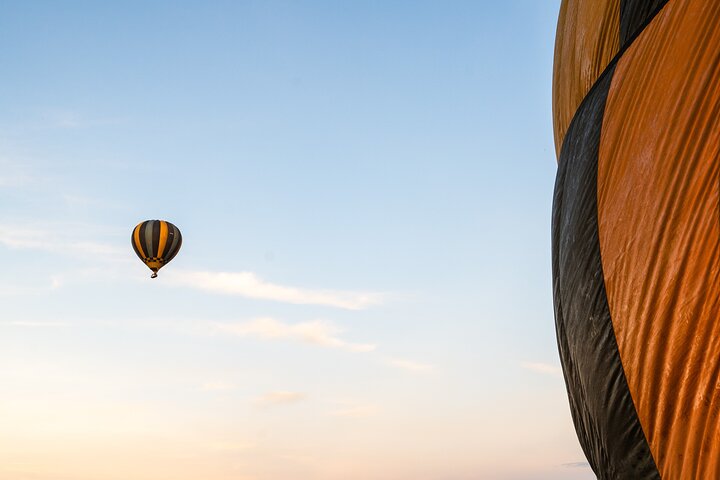 Serengeti Hot Air Balloon Flight with Champagne Breakfast