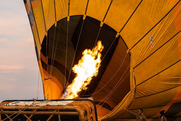 Serengeti Hot Air Balloon Flight with Champagne Breakfast
