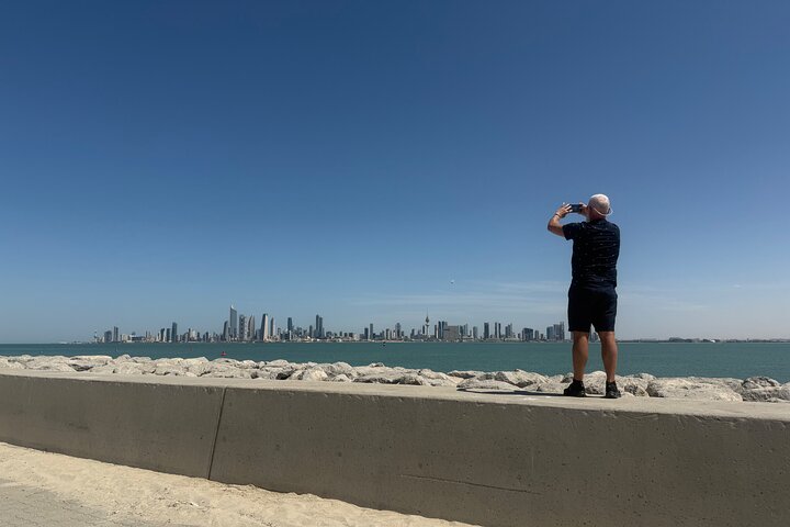 Discover Kuwait: Full-Day Landmarks Tour + Delicious Meal