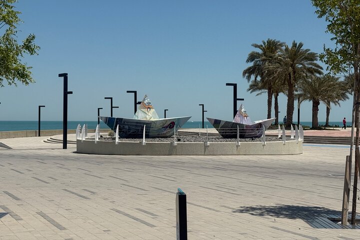 Discover Kuwait: Full-Day Landmarks Tour + Delicious Meal