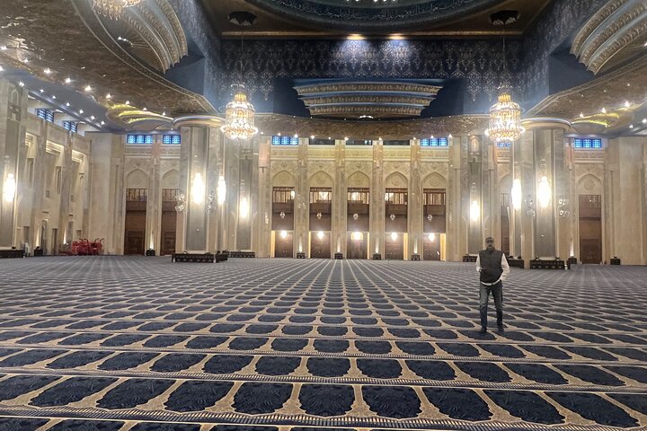 Discover Kuwait: Full-Day Landmarks Tour + Delicious Meal