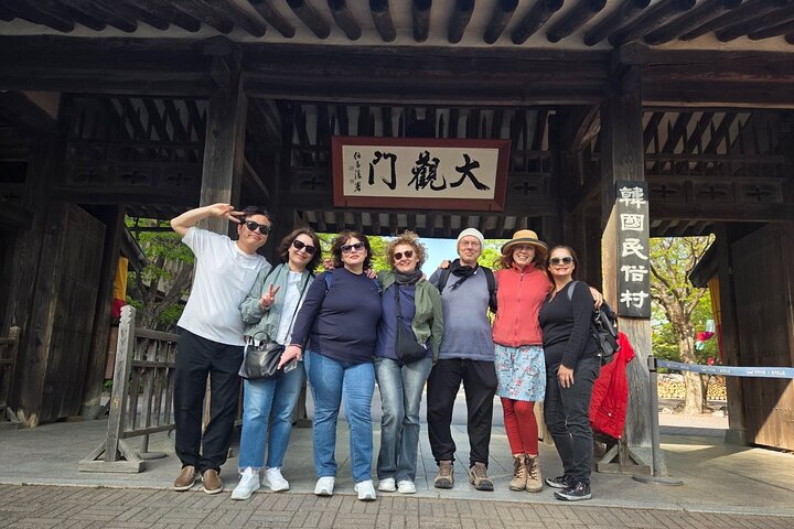 Suwon: Hwaseong Fortress/Folk Village/Starfield Library Tour