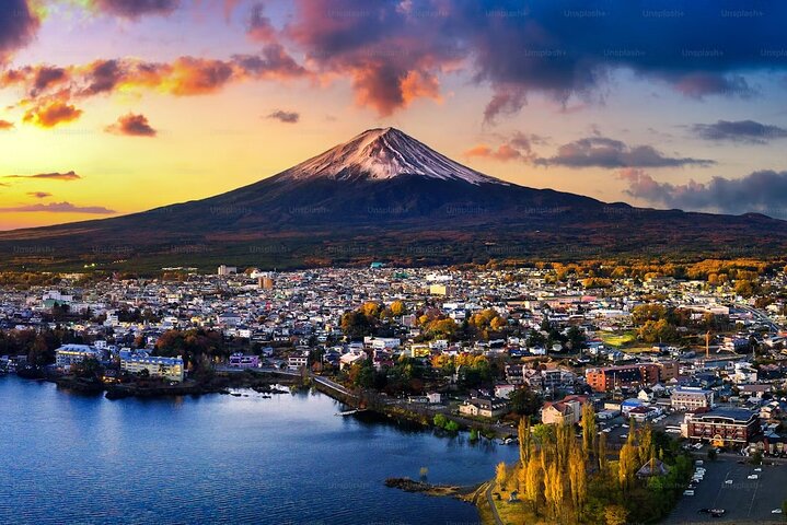 Hakone Private Car Sightseeing Tour