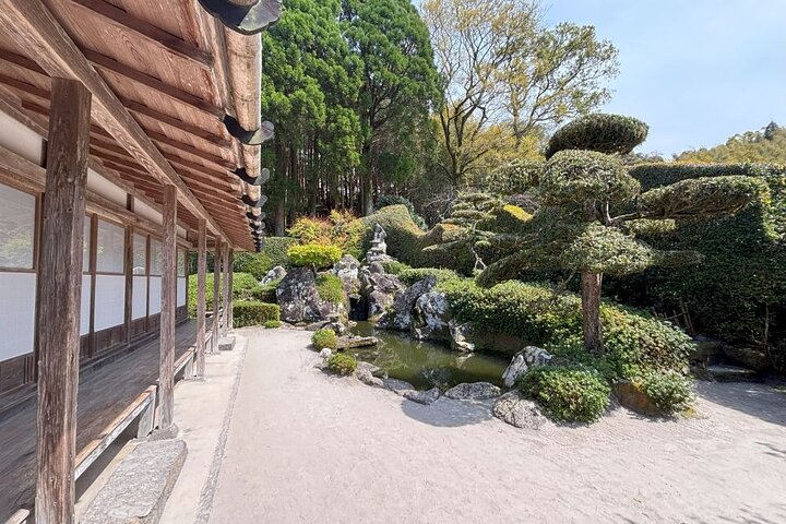 Chiran Samurai gardens & Peace Museum private tour by car