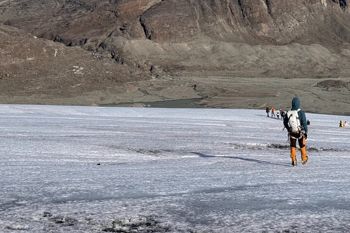 Glacier Combo Kayking at Glacier Lagoon and Glacier Hike