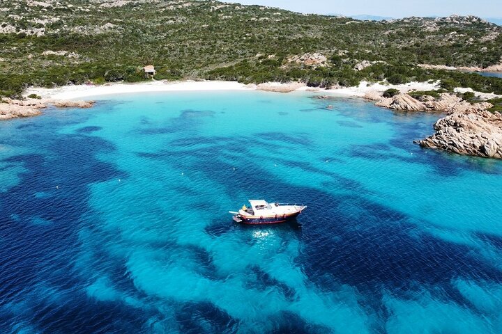 All inclusive private tour in the Archipelago of La Maddalena