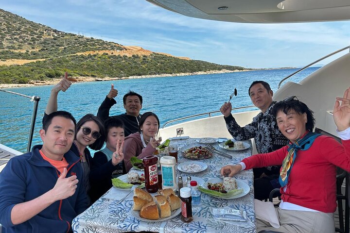 Bodrum Private Yacht Sunset Tour With Dinner