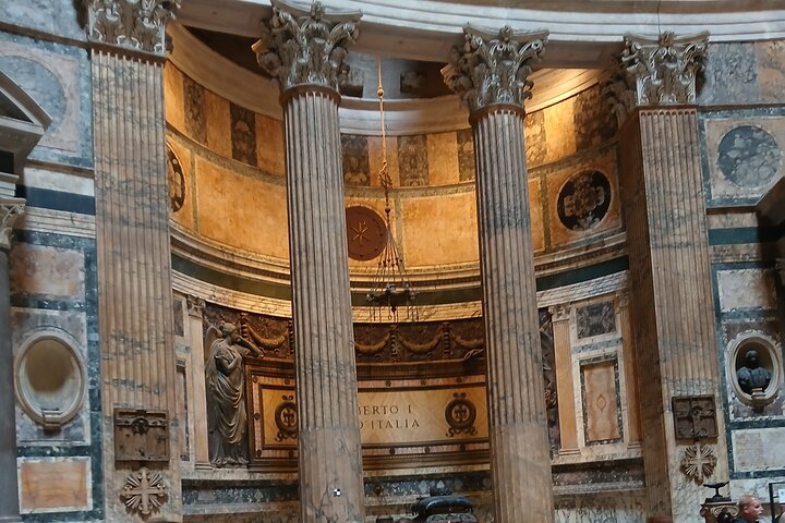 Skip the line with exclusive entrance to the Pantheon