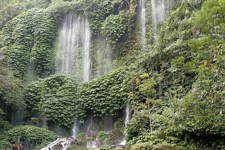 Benang Kelambu & Stokel Waterfalls and Handweaving Village Tour