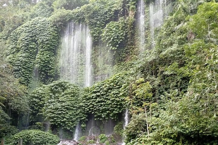 Benang Kelambu & Stokel Waterfalls and Handweaving Village Tour