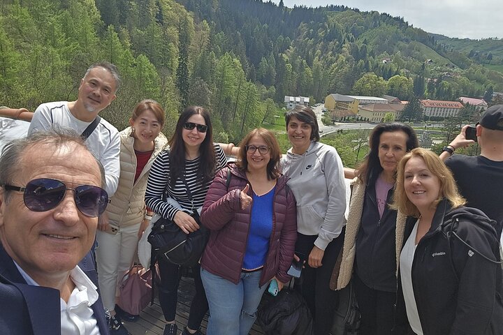 3-Castle: Peles,Bran,Rasnov,Sinaia Monastery from Brasov w pickup