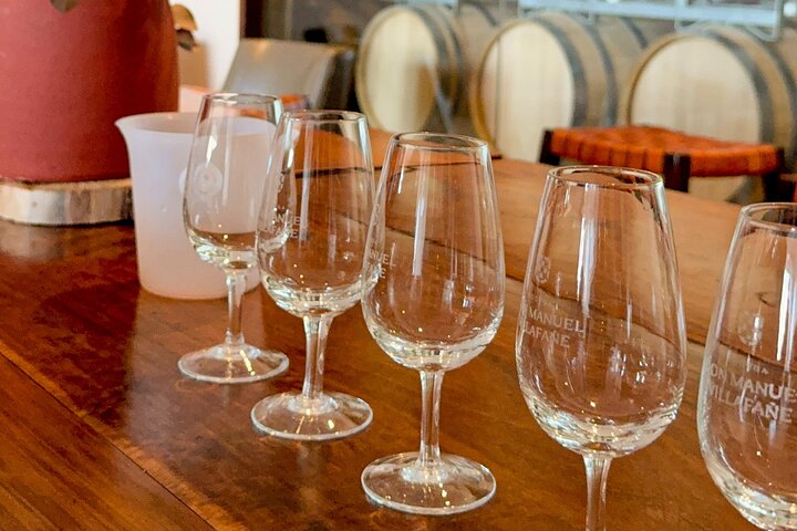 Tour of 3 Wineries and Olive Trees with Tastings