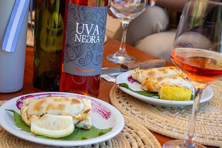 3 Winery Tour with Lunch and Blend Set