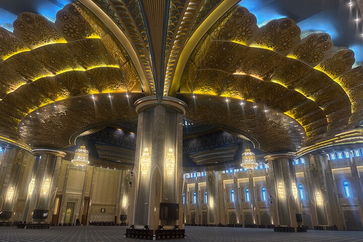 Discover Kuwait: Full-Day Landmarks Tour + Delicious Meal