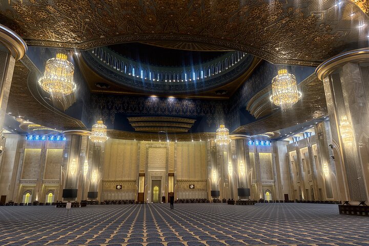 Discover Kuwait: Full-Day Landmarks Tour + Delicious Meal